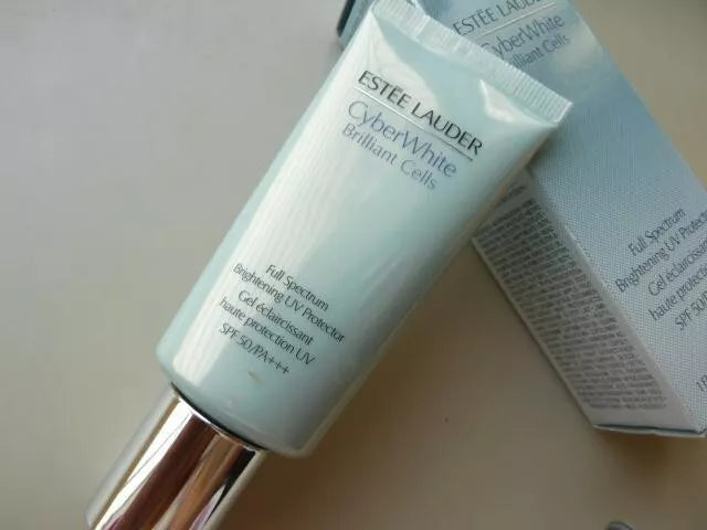 Protector Solar Estée Lauder CyberWhite Brilliant Cells SPF50/PA+++ - 30ml